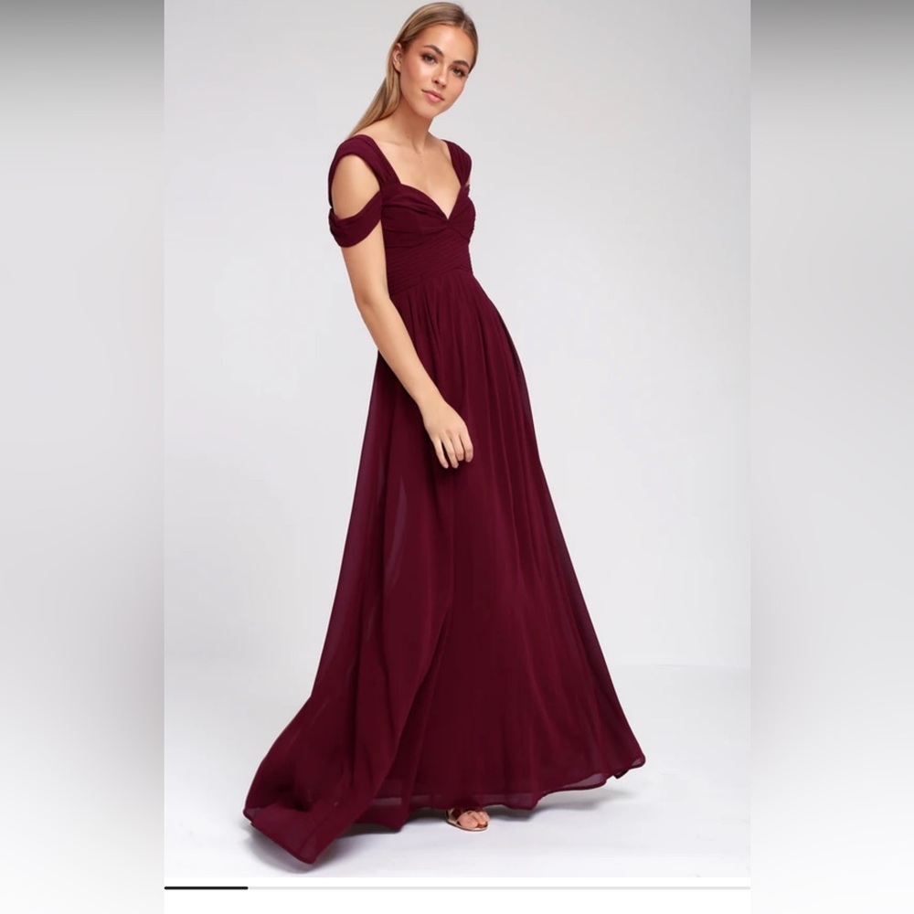 Lulu’s Make Me Move Burgundy Maxi Dress, size Large